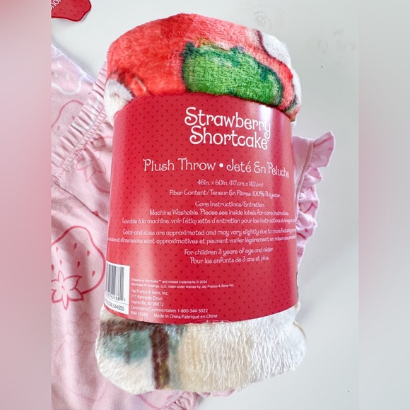 Strawberry Shortcake Blanket and Little Girl Pajama Set - Picture 3 of 5